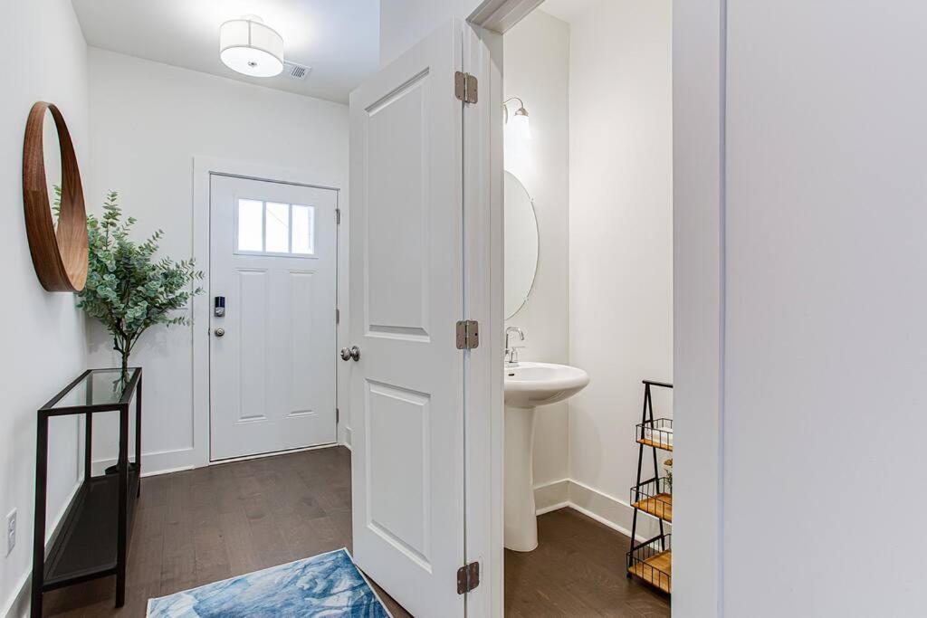 Appartamento 2022 Quiet Relaxing And Secure Town House Near Atlanta Redan Esterno foto